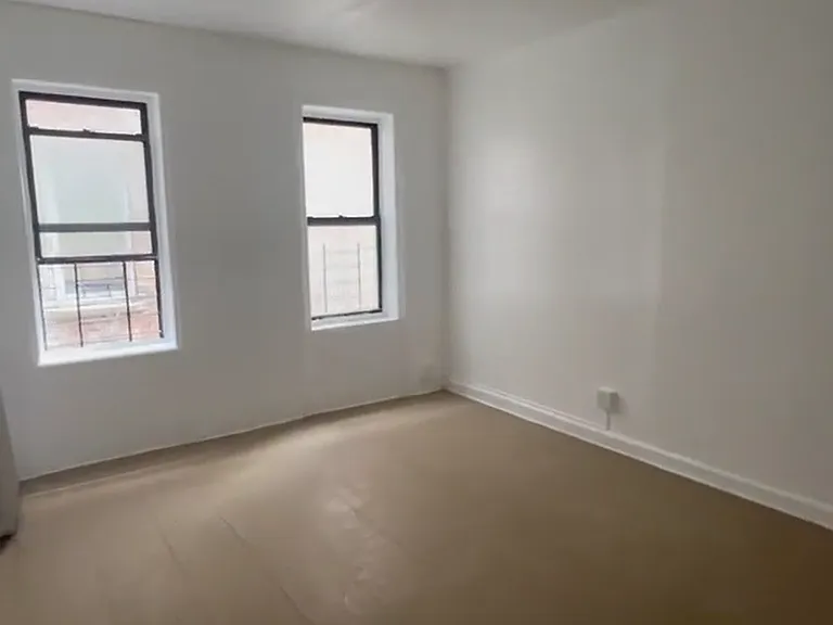 105 E 192nd St #35 — Photo 3