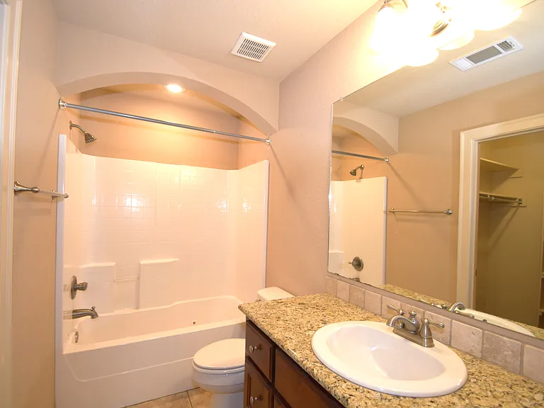 3202 Stonepoint Ave — Photo 11