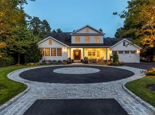 76 1st St, Garden City, NY 11530
