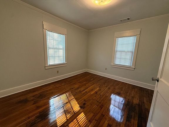 3rd image of 460 Wilshire Dr