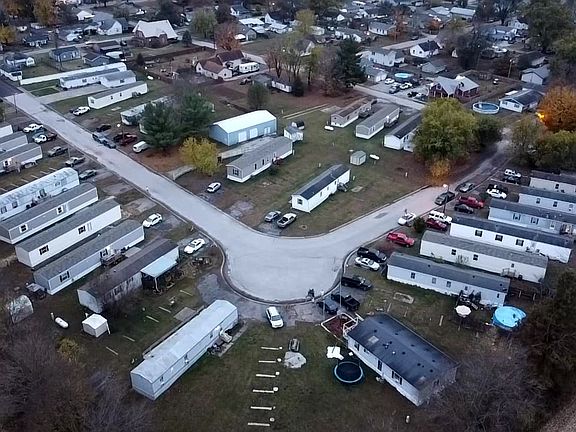 Aerial Photo of Paragon MHP -- farm fields on two sides of the Park!