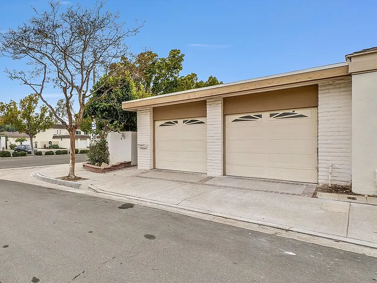 1 Lancewood Way — Photo 37