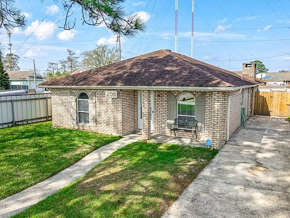 2nd image of 805 Petite Dr