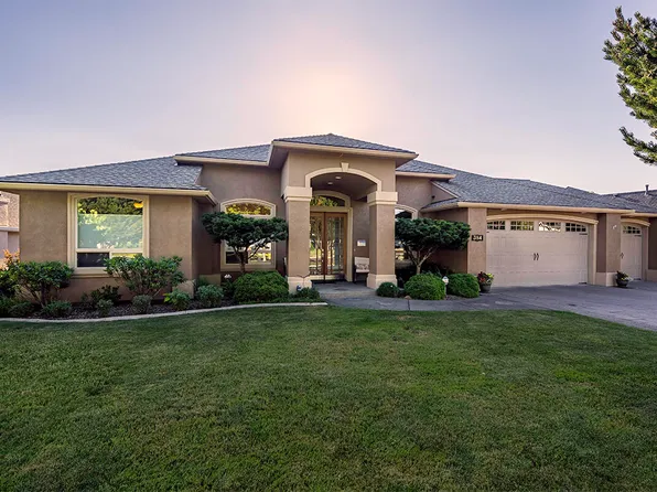 384 Robert Trent Jones Blvd, Eagle Point, OR 97524