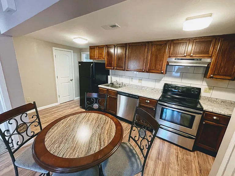 900 Shelley Ct #G2 — Photo 2