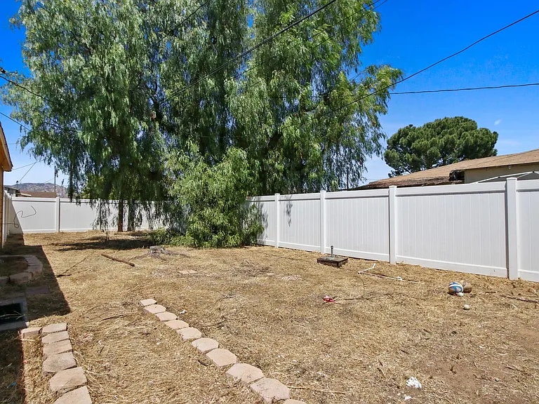 Moval Terrace Apartments — Photo 8