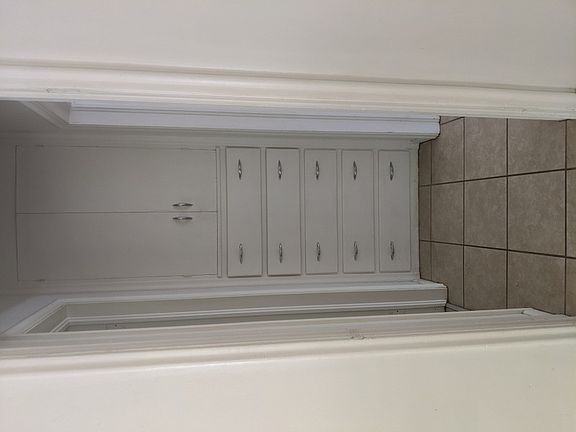 3rd image of 275 E 500 N APT 3