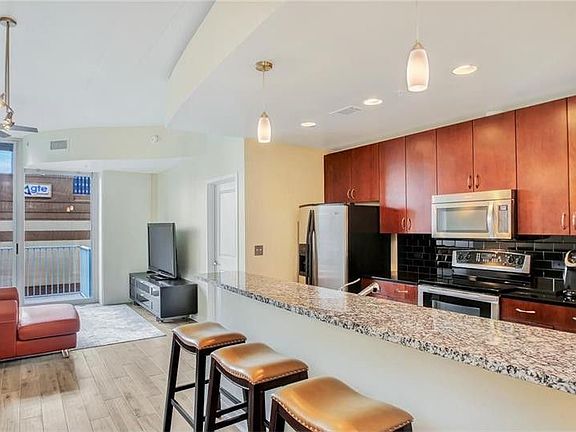 4th image of 777 N Ashley Dr Unit 1212