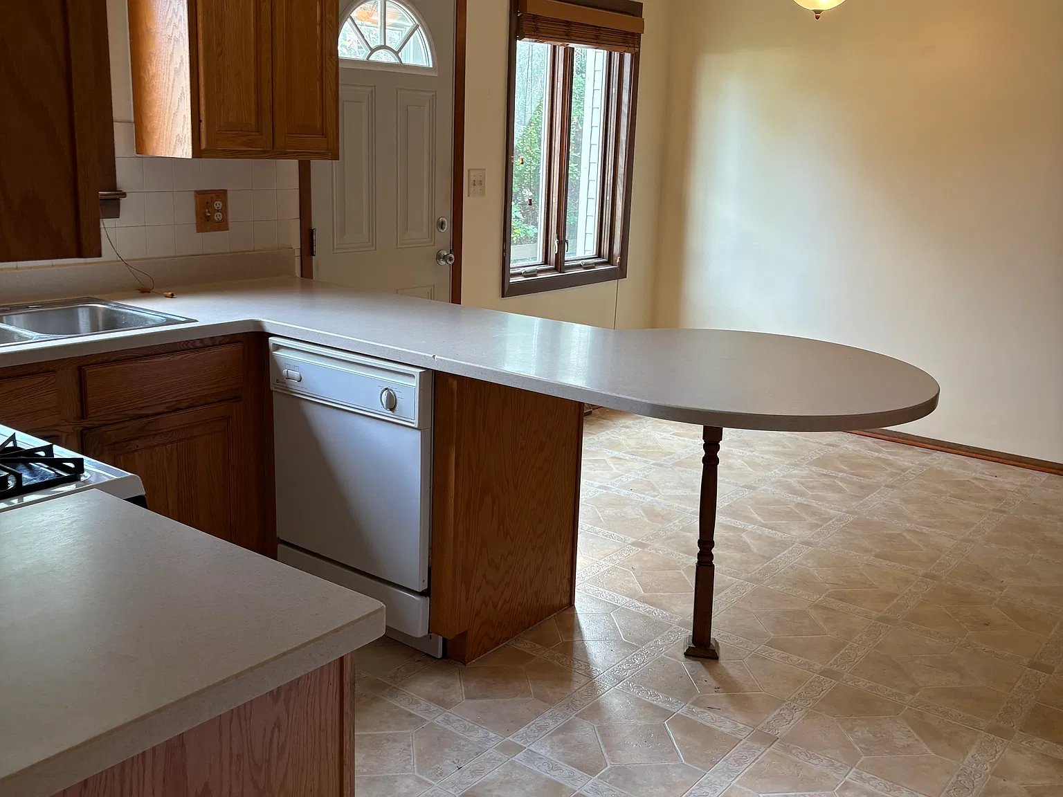 3 bed, 1732 sqft, $2,700 — Photo 3
