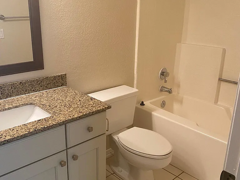 11353 Avenida De Los Lobos #E — Photo 12