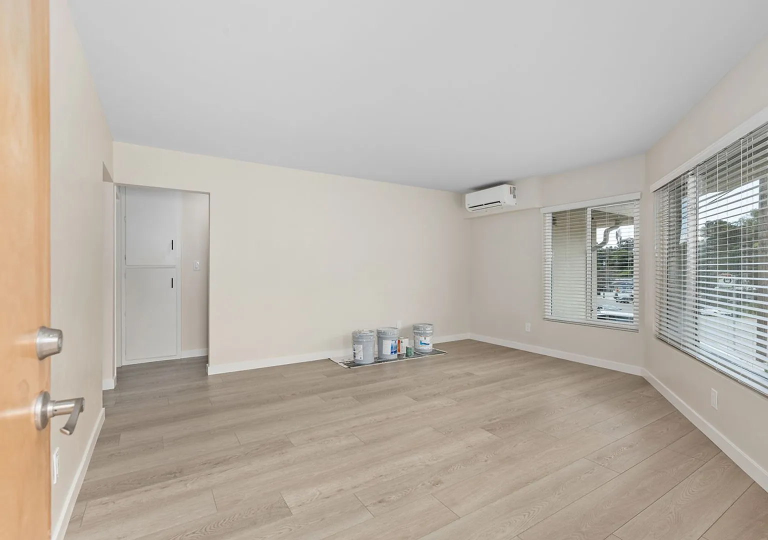 3525 Reynard Way — Photo 2