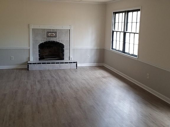 5th image of 2933 Haverford Ln SE