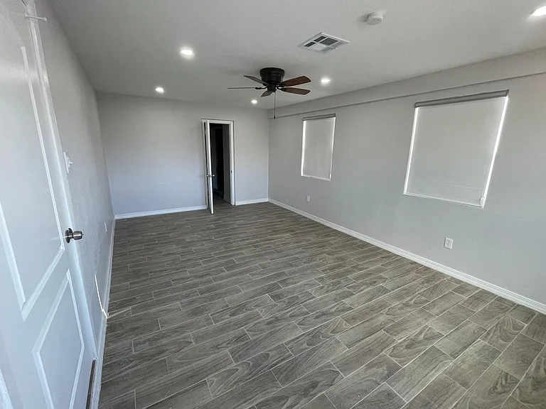 4536 Britton Ave — Photo 12