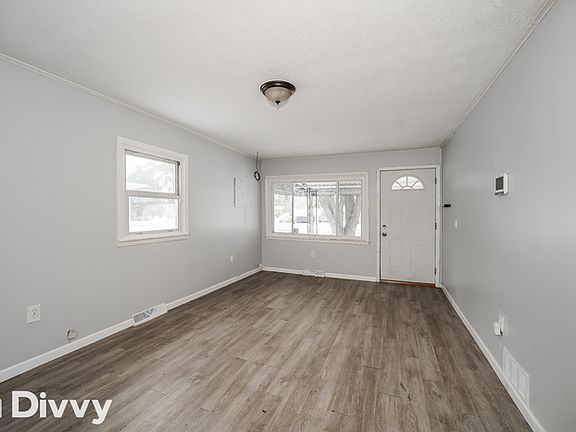 3rd image of 2815 Crehore St
