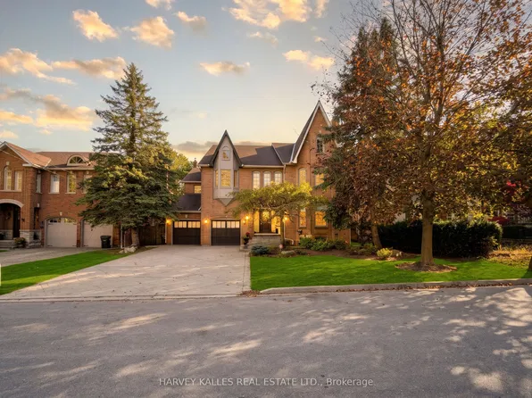11 York Rd, Toronto, ON M2L 1H4