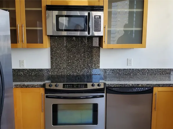 600 Queen St APT 1901, Honolulu, HI 96813