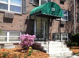 725 Princeton Blvd APT 14, Lowell, MA 01851