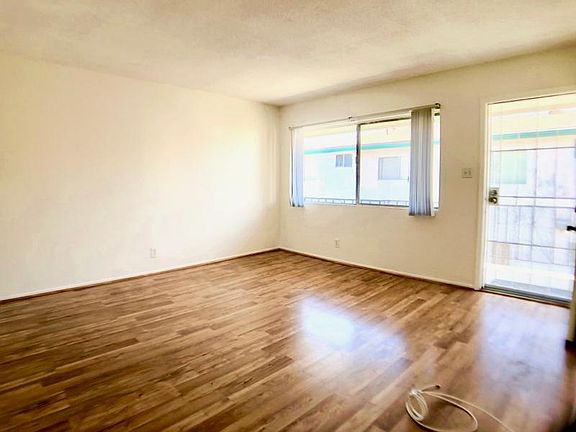 4th image of 4350 W 142nd St APT E