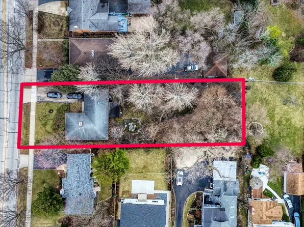 270 E Saint Charles Rd, Elmhurst, IL 60126