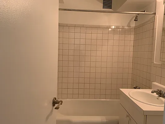 Rented by Stonehenge NYC LLC | media 4