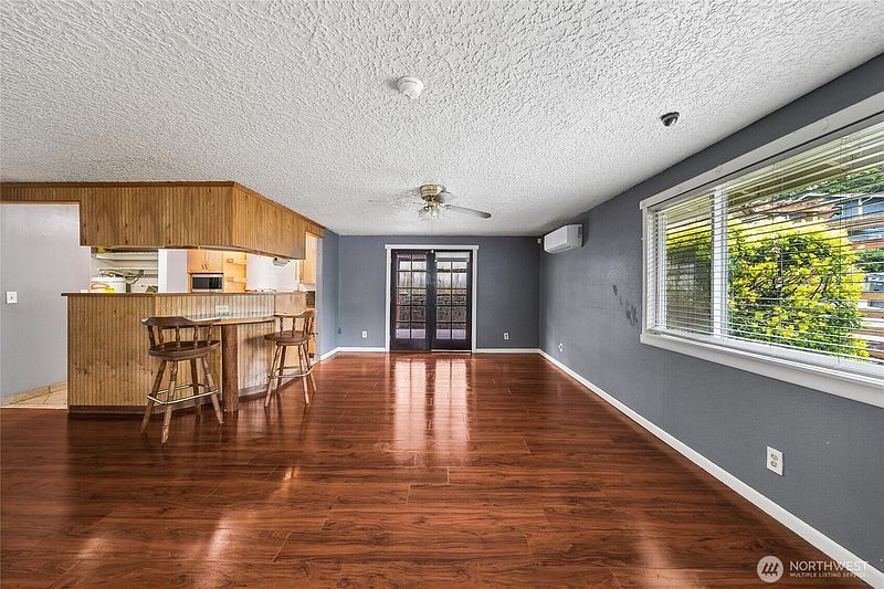 2nd image of 761 S 92nd Street