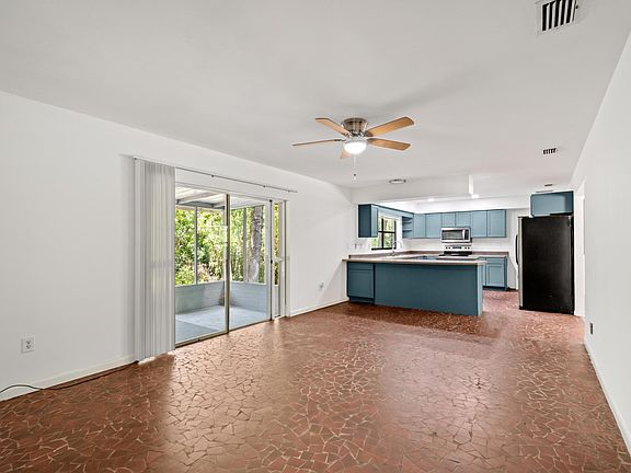5th image of 3130 NW 31st Blvd