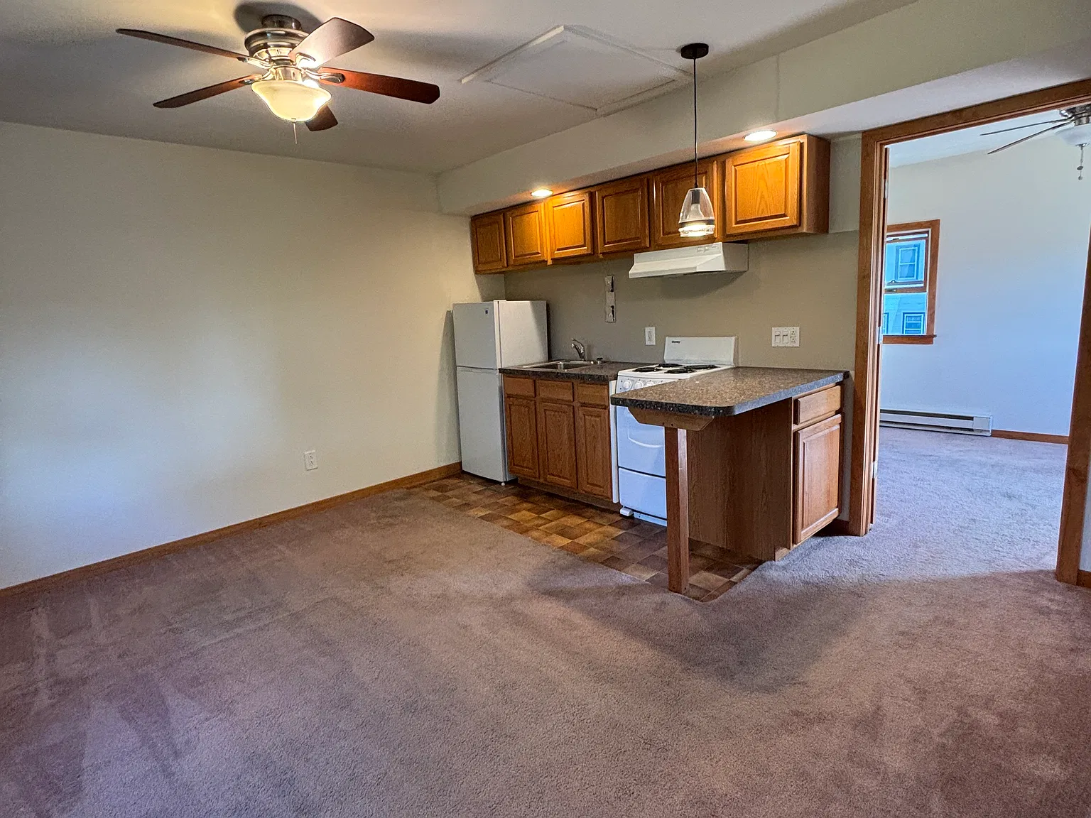 Studio, 350 sqft, $1,050 — Photo 2