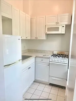 Rented by Douglas Elliman | media 15