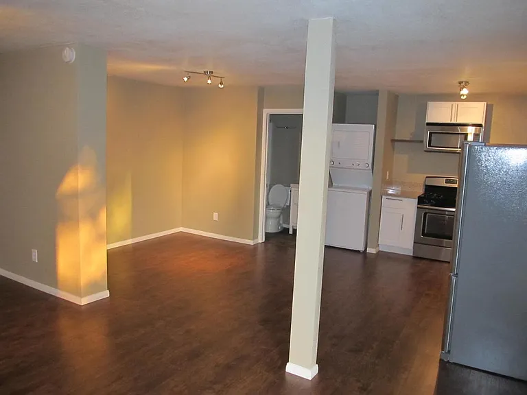 411 Idaho Ave #C — Photo 5