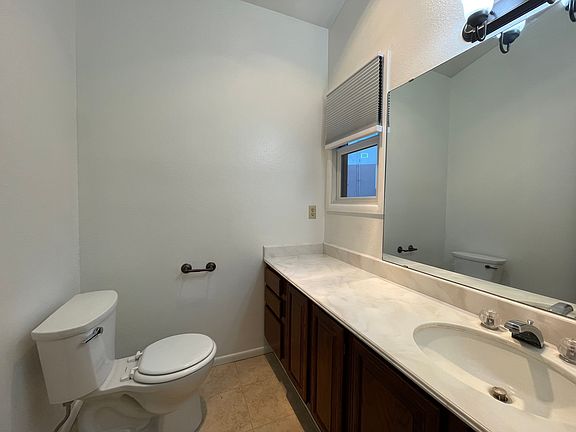 5th image of 4 Loma Vista Dr