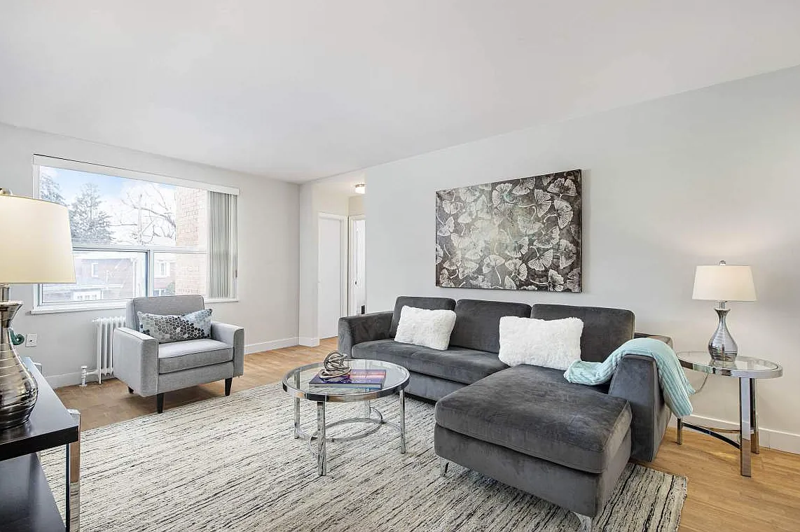 9 Stag Hill Dr. — Photo 3