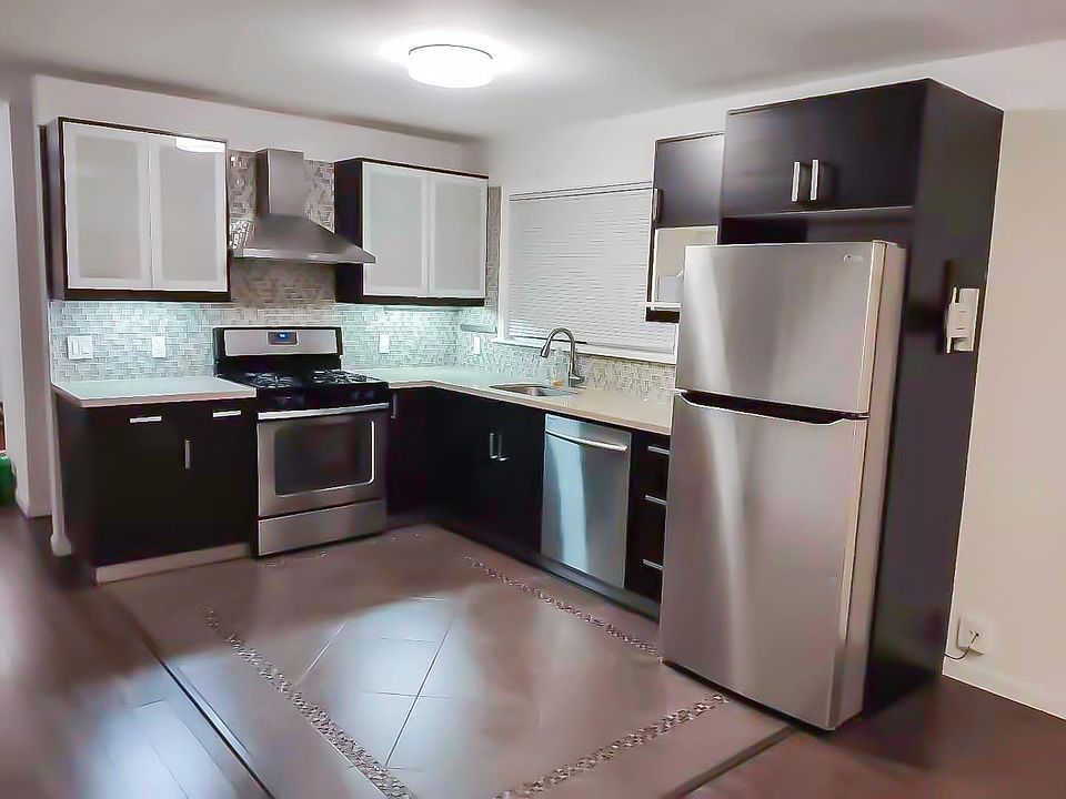 1st image of 61 Wembley Dr