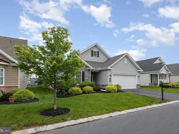 226 Loyal Dr, Mechanicsburg, PA 17050