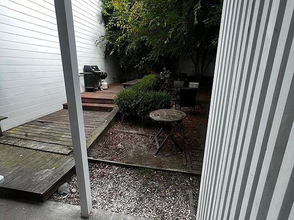 5th image of 1456 Vallejo St #103