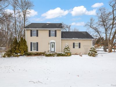 2713 Woodbury St, Commerce Township, MI, 48390