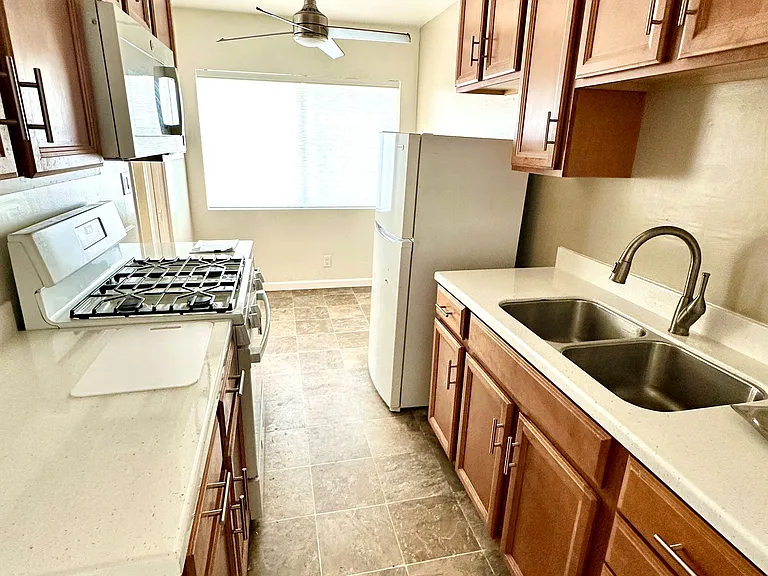 1570 Hornblend St — Photo 11