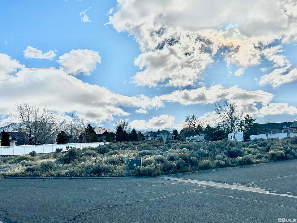 1st image of 5890 Cross Creek Dr
