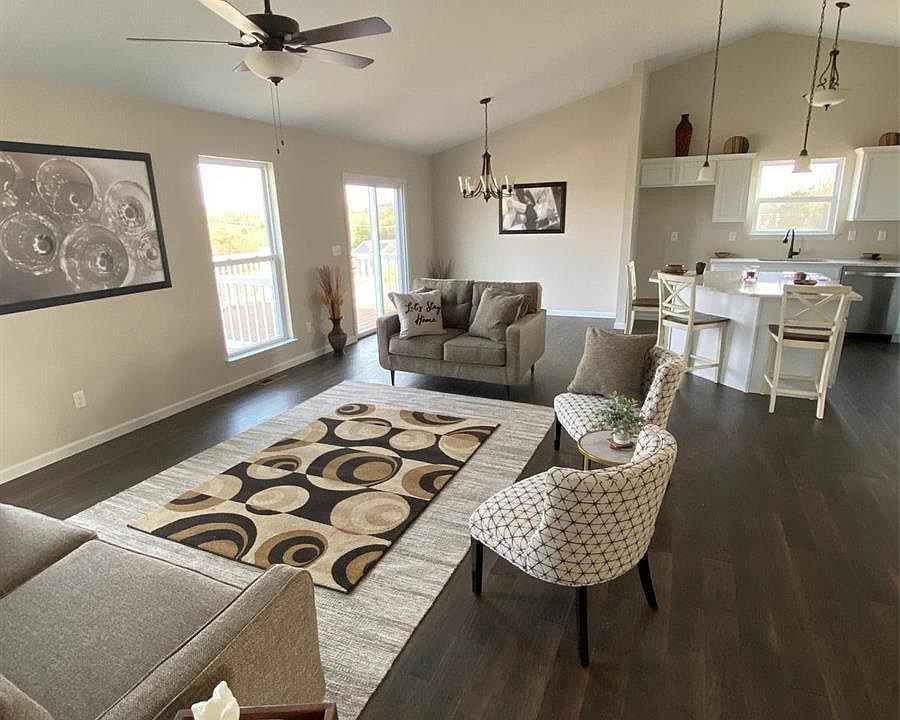 2nd image of 18 Koch Ln
