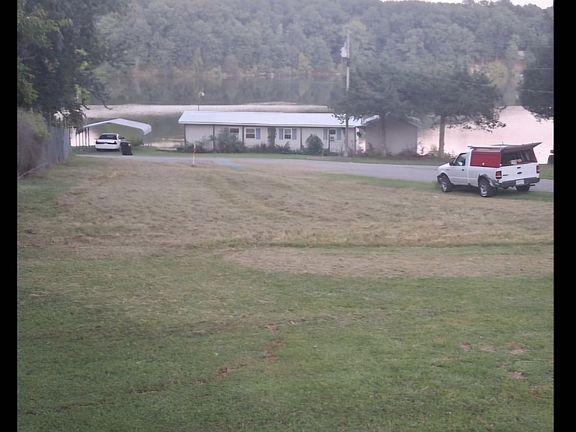2nd image of 250 Lakeview Rd