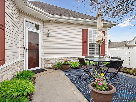 4th image of 6040 Quarrys Edge Ln #6040