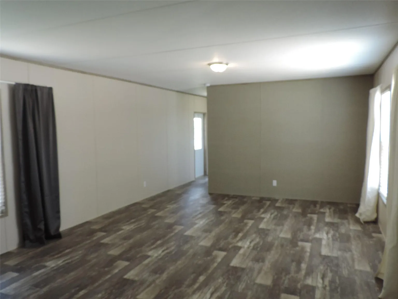 3 bed, 2.0 bath, 1152 sqft, $1,250 — Photo 4