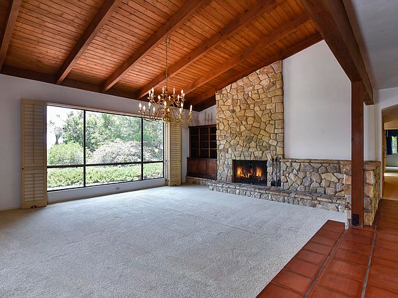 5th image of 1429 E Mountain Dr
