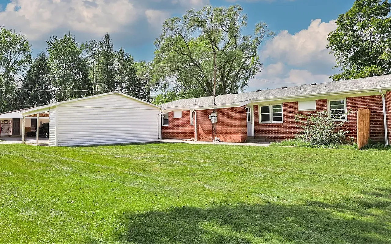 2 bed, 900 sqft, $1,000 — Photo 3