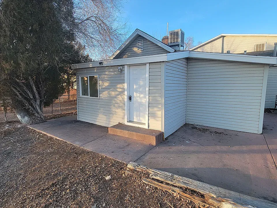 1450 Colorado Ave — Photo 1