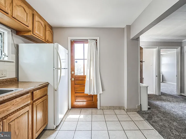 239 Lemonte St — Photo 16