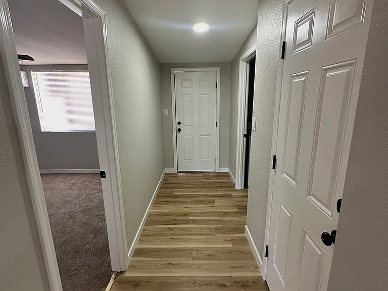 5608 S 16th Pl — Photo 8