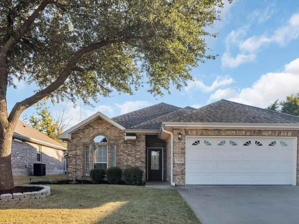 1806 Park Pl, Mineola, TX 75773