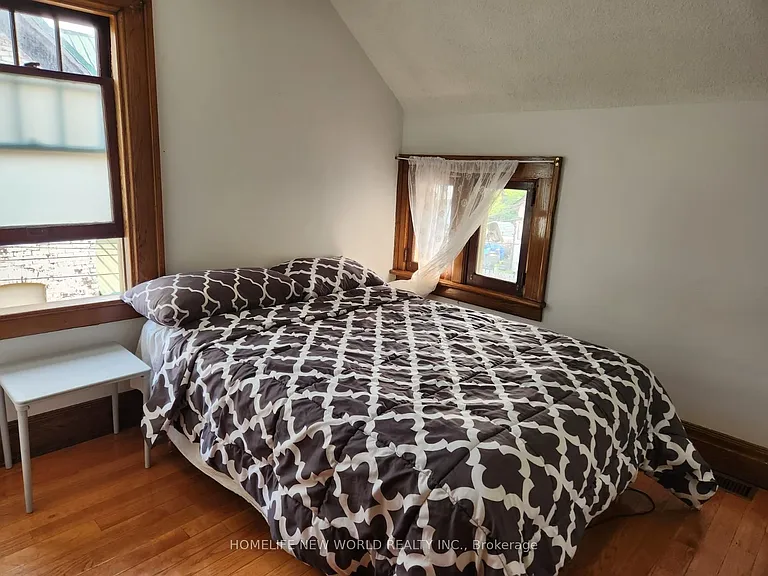 5134 Victoria Ave — Photo 11