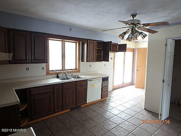 5th image of 633 S Avenue D