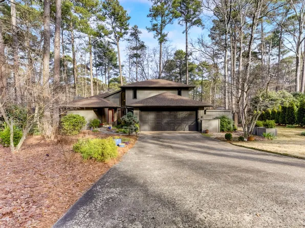 1702 Kilarney Dr, Cary, NC 27511